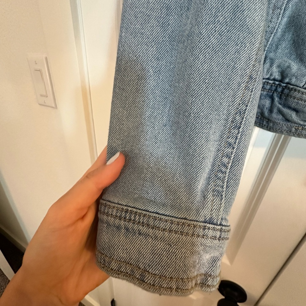 Universal Threads Jean Jacket - Picture 2 of 3